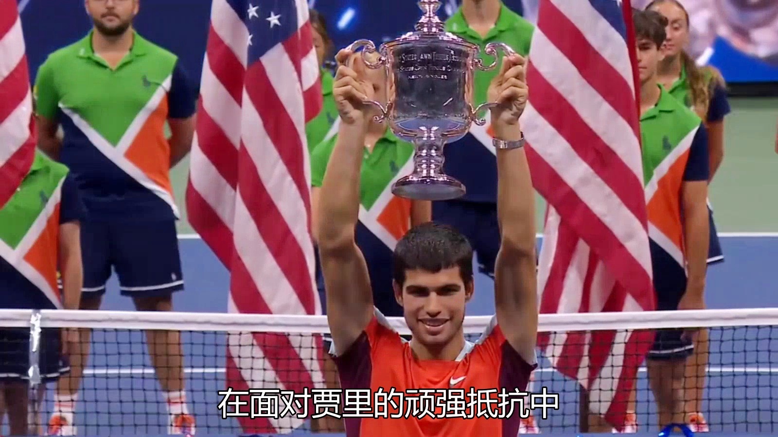 震撼！费德勒在游泳赛场险胜对手！